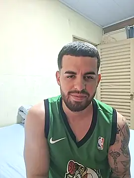 Snapshot of leoxxxgato chatting on 04-04-26, 09:23 leoxxxgato online show from 04-04-26, 09:23