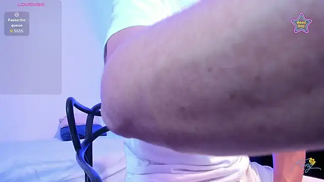 Snapshot of Axel__fierro chatting on 04-05-26, 08:06 Axel fierro online show from 04-05-26, 08:06