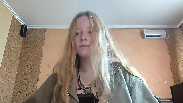KateVibe 01 online show from 06-17-26, 04:37