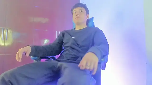 Snapshot of Lil_Yei chatting on 04-06-26, 08:21 Lil Yei online show from 04-06-26, 08:21