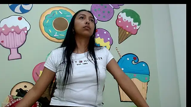 Snapshot of pamelaskiny20 chatting on 04-09-26, 12:54 pamelaskiny20 online show from 04-09-26, 12:54