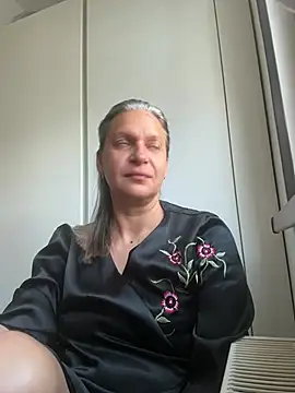 SweetLilTrouble online show from 05-03-26, 08:20
