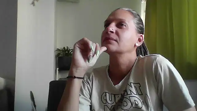 SweetLilTrouble online show from 06-15-26, 03:47