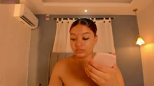 Snapshot of sweetkimmie_ chatting on 04-18-26, 11:14 sweetkimmie online show from 04-18-26, 11:14