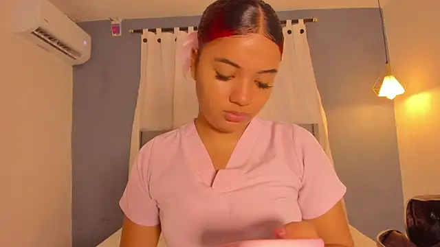 Snapshot of sweetkimmie_ chatting on 04-22-26, 11:23 sweetkimmie online show from 04-22-26, 11:23
