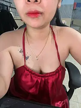 Snapshot of Pink_83 chatting on 04-13-26, 07:14 Pink 83 online show from 04-13-26, 07:14