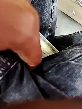 Snapshot of X-boy-11 chatting on 04-09-26, 10:20 X-boy-11 online show from 04-09-26, 10:20