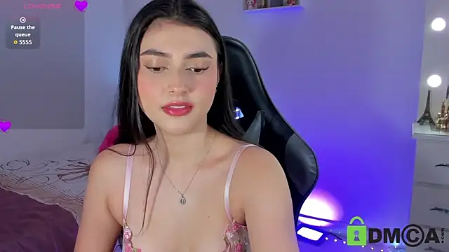 Snapshot of esmeralda_le chatting on 06-14-26, 12:18 esmeralda le online show from 06-14-26, 12:18