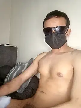 Snapshot of LuisLatinboyy chatting on 04-05-26, 08:39 LuisLatinboyy online show from 04-05-26, 08:39