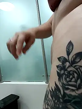 Miaesmeralda online show from 04-15-26, 06:26