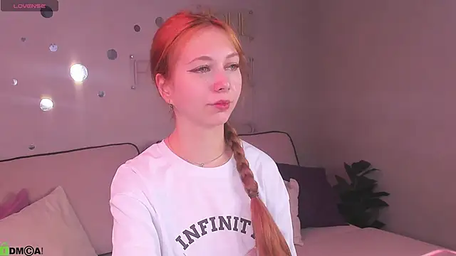 Snapshot of Sienna_Nyx chatting on 06-07-26, 09:13 Sienna Nyx online show from 06-07-26, 09:13