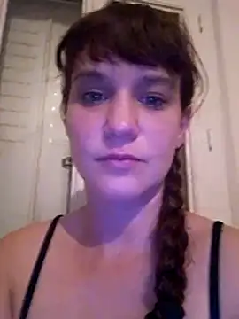 Snapshot of Maggie38 chatting on 06-02-26, 01:51 Maggie38 online show from 06-02-26, 01:51