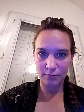 Snapshot of Maggie38 chatting on 06-11-26, 10:19 Maggie38 online show from 06-11-26, 10:19