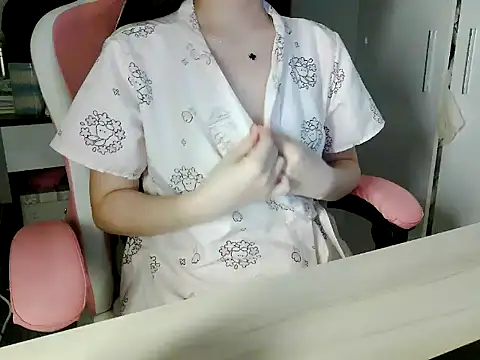 Snapshot of lucienguyen chatting on 04-08-26, 04:18 lucienguyen online show from 04-08-26, 04:18