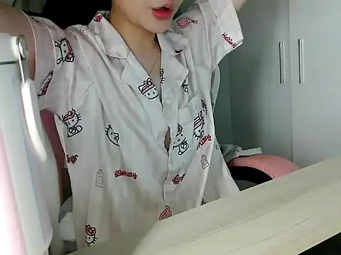 lucienguyen online show from 06-23-26, 05:27