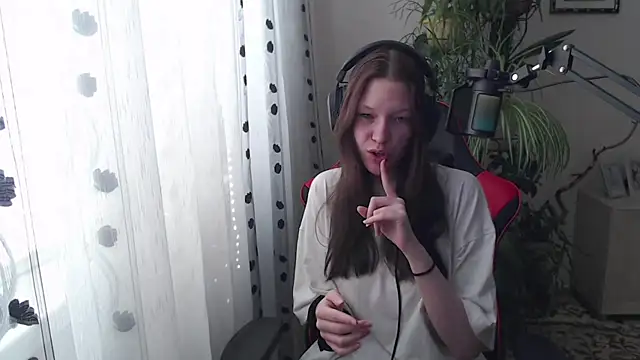 Snapshot of PunyKnee chatting on 04-08-26, 10:04 PunyKnee online show from 04-08-26, 10:04