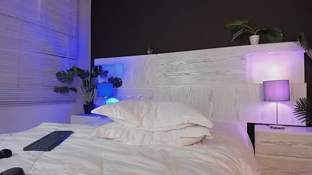 angelina hilton online show from 05-11-26, 02:45