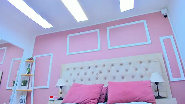 Snapshot of lala_ink_ chatting on 04-06-26, 02:40 lala ink online show from 04-06-26, 02:40