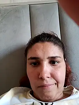 Snapshot of Iukia chatting on 04-06-26, 02:40 Iukia online show from 04-06-26, 02:40