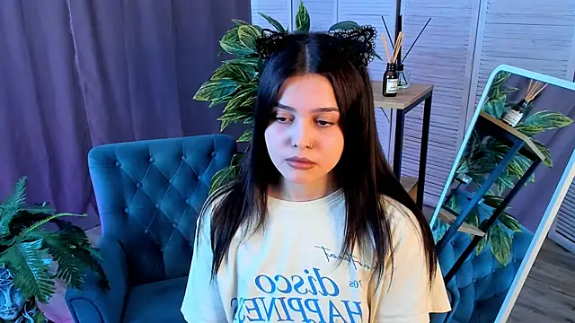 Snapshot of MarianneAuvil chatting on 04-10-26, 04:39 MarianneAuvil online show from 04-10-26, 04:39