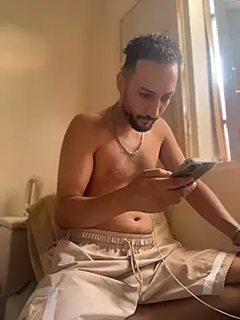 Snapshot of legende59 chatting on 07-16-26, 10:43 legende59 online show from 07-16-26, 10:43