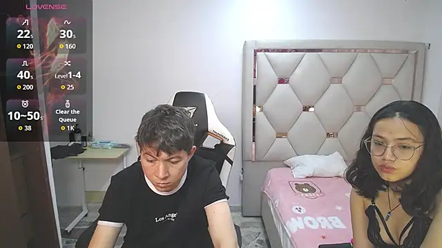 Zoe and jackk  online show from 05-04-26, 08:27