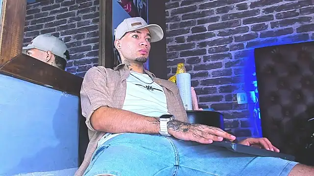 Daniel huge22 online show from 05-10-26, 02:33