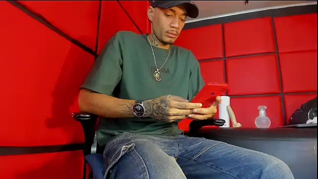Daniel huge22 online show from 06-30-26, 01:23