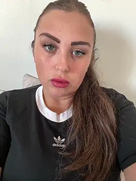 Snapshot of Shelly123Barrel chatting on 04-08-26, 11:32 Shelly123Barrel online show from 04-08-26, 11:32