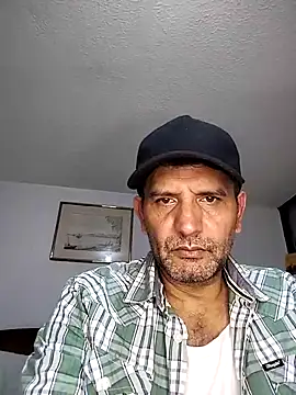 Snapshot of Senkoreman_hard chatting on 04-15-26, 02:29 Senkoreman hard online show from 04-15-26, 02:29