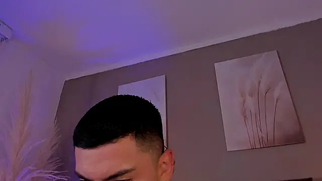 Alexander Diazz online show from 06-18-26, 02:10