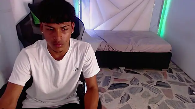 Snapshot of Angel_foxc_ chatting on 04-07-26, 10:20 Angel foxc online show from 04-07-26, 10:20