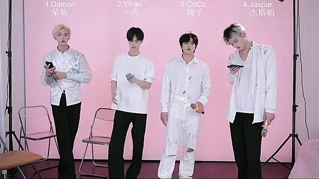 Snapshot of XL-CandyShop chatting on 04-08-26, 07:19 XL-CandyShop online show from 04-08-26, 07:19