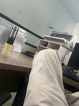 Snapshot of sakunx2028 chatting on 04-09-26, 04:34 sakunx2028 online show from 04-09-26, 04:34