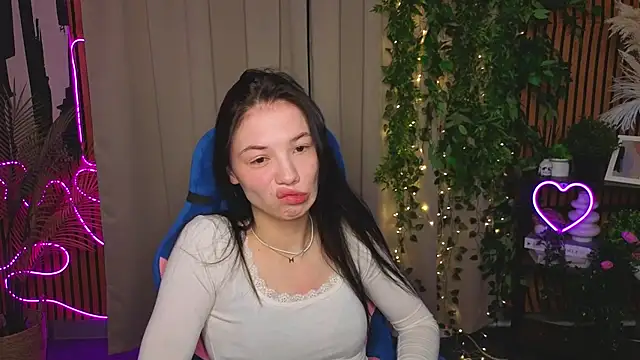 Snapshot of MaryFlorez chatting on 04-08-26, 04:18 MaryFlorez online show from 04-08-26, 04:18