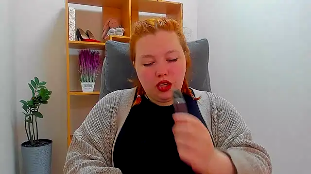 Snapshot of Aillia-Rous chatting on 04-18-26, 06:17 Aillia-Rous online show from 04-18-26, 06:17
