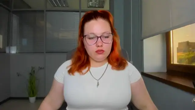 Snapshot of Aillia-Rous chatting on 06-26-26, 06:29 Aillia-Rous online show from 06-26-26, 06:29
