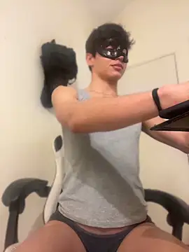 ojitosdegato online show from 04-23-26, 02:52