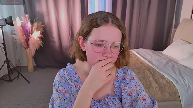 Snapshot of FreeHarmony_ chatting on 04-09-26, 03:28 FreeHarmony online show from 04-09-26, 03:28