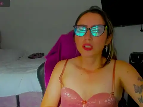 BellaTxM  online show from 04-10-26, 10:14