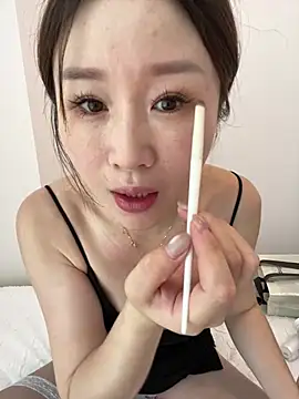 Snapshot of qin205205 chatting on 06-20-26, 11:51 qin205205 online show from 06-20-26, 11:51