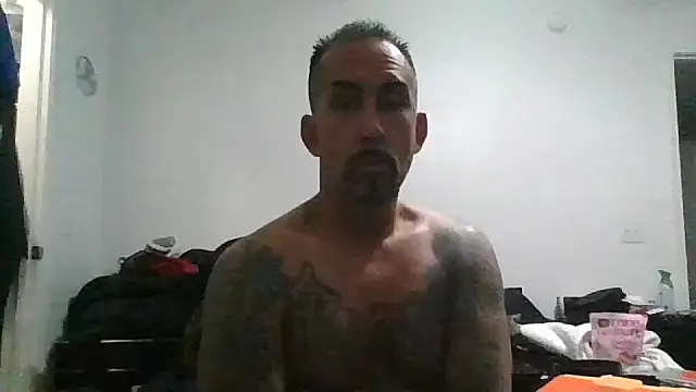 Snapshot of tenser59 chatting on 04-19-26, 01:32 tenser59 online show from 04-19-26, 01:32