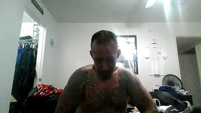 Snapshot of tenser59 chatting on 05-12-26, 08:44 tenser59 online show from 05-12-26, 08:44