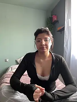 Snapshot of TopangaOlsen chatting on 04-10-26, 02:11 TopangaOlsen online show from 04-10-26, 02:11