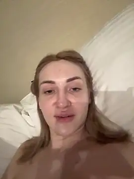 Snapshot of lovencat chatting on 04-07-26, 10:20 lovencat online show from 04-07-26, 10:20