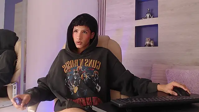 Velvet An online show from 04-18-26, 03:43