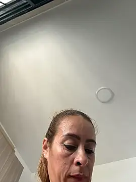 Natigoonzalez online show from 06-04-26, 04:35