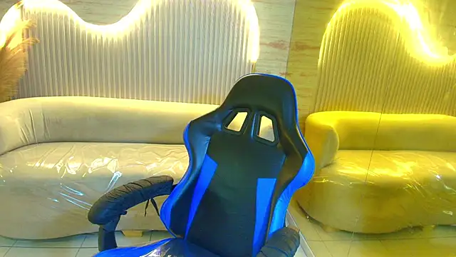 Snapshot of sol__r chatting on 07-16-26, 03:12 sol r online show from 07-16-26, 03:12