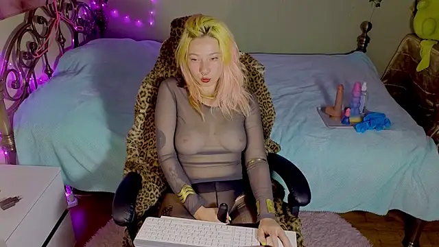 Sansarella online show from 04-28-26, 06:24