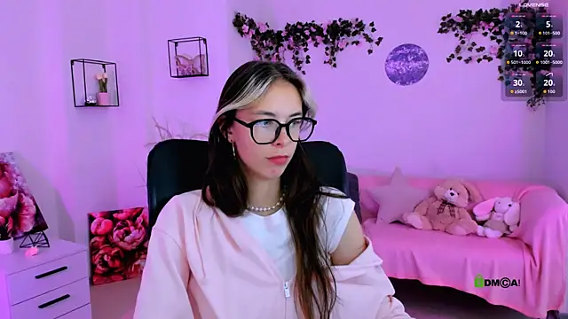 Snapshot of mia_mooon_ chatting on 07-20-26, 10:39 mia mooon online show from 07-20-26, 10:39